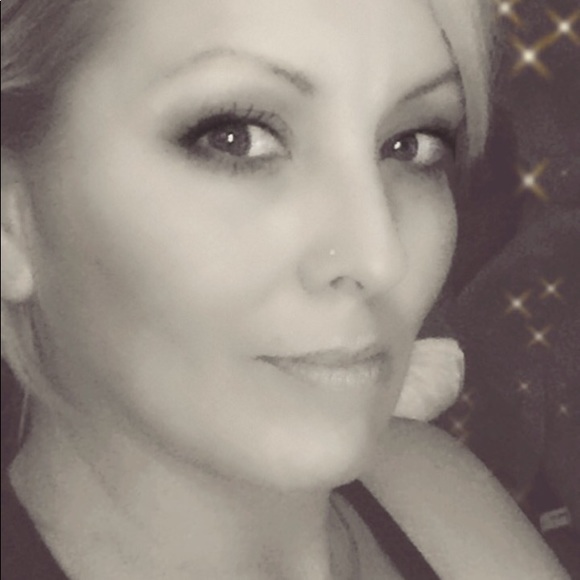 Meet your Posher, Lonna - Picture 1 of 1